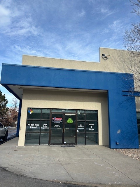 Extreme Auto Repair - Centennial building